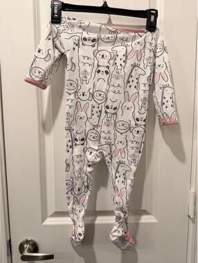 Carter's 18M Baby Footed Pajamas with Cute Animal Print